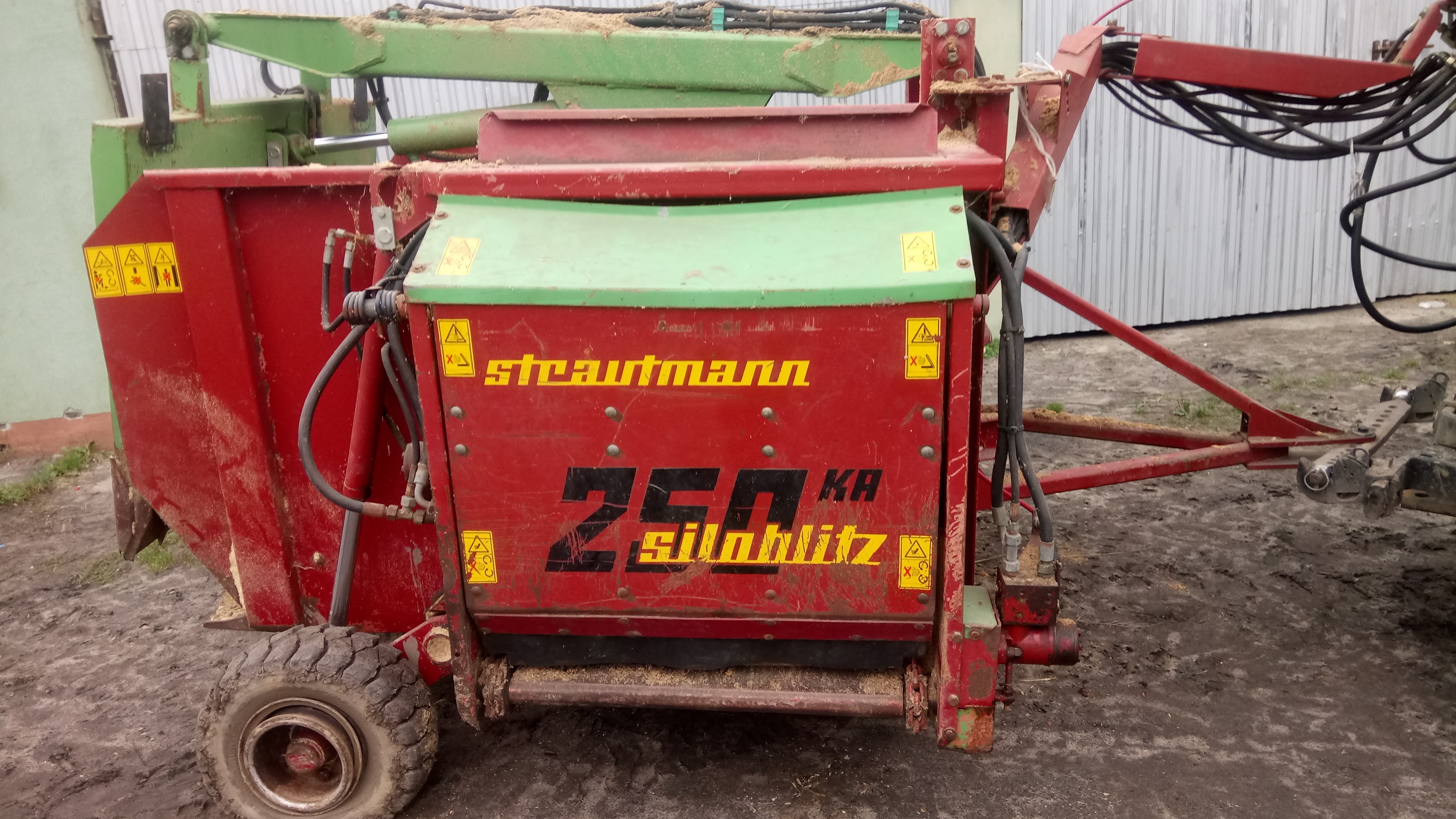 Sprzedam paszowóz Straumann tak jak na zdjeciach — zdjęcie 1