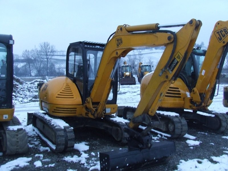 JCB 8060 z roku 2004, waga: 6 ton