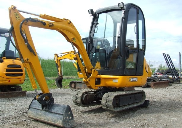 Minikoparka gąsienicowa JCB 8018 z roku 2006 — zdjęcie 2