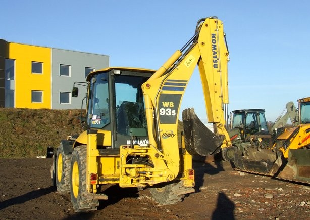 koparko ładowarka Komatu WB 93S rok 2007 — zdjęcie 1