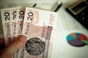  Oferuj pomoc finansowa