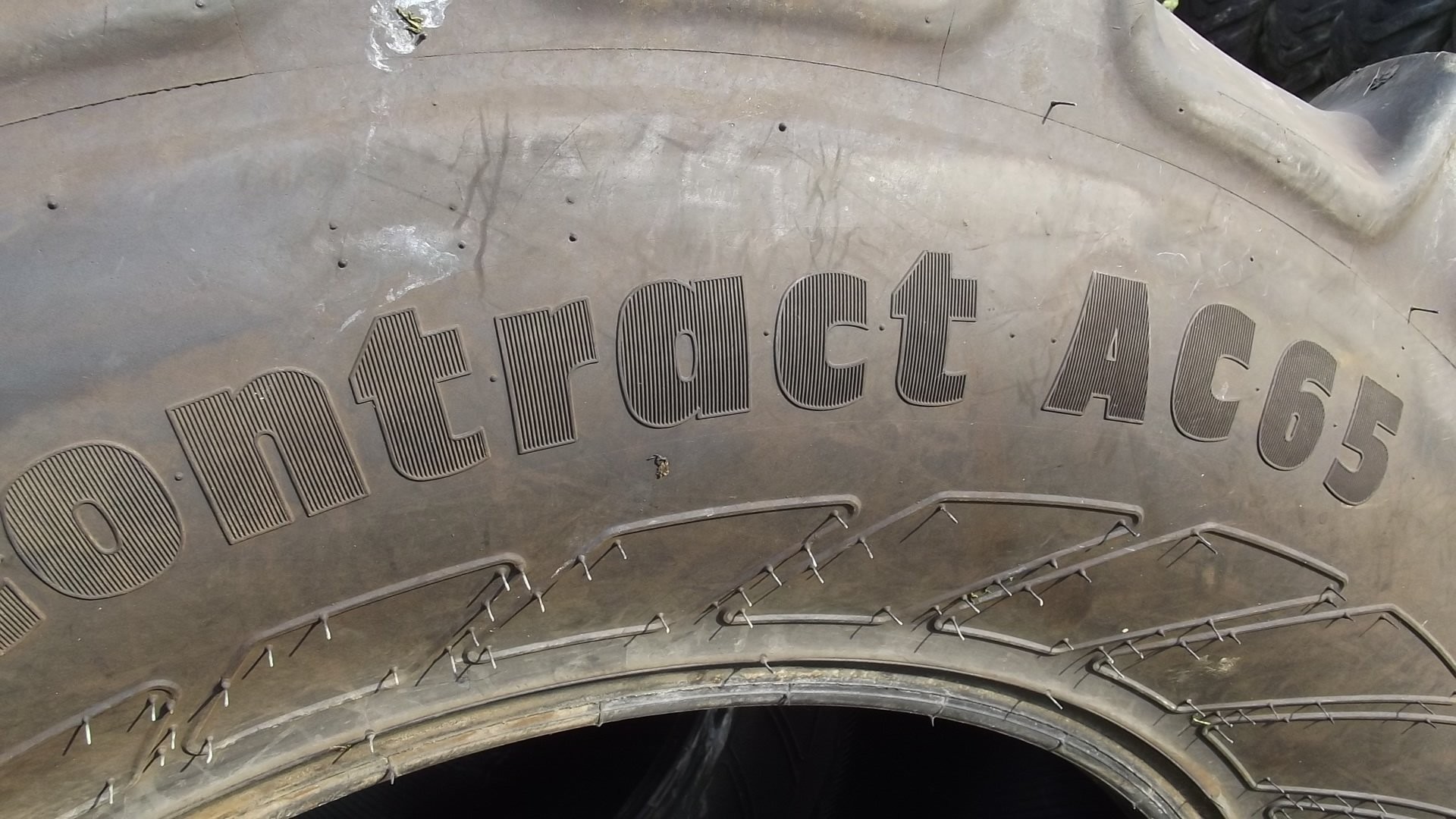 John Deere - opony używane 600/65R28 — zdjęcie 2