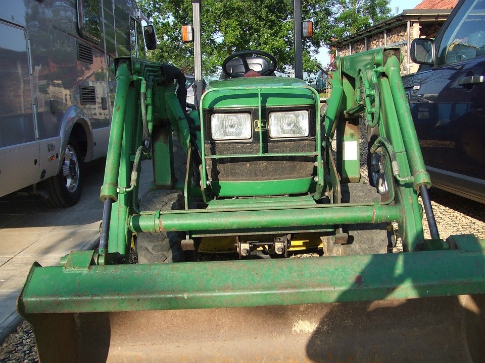 Stan bardzo dobry John Deere 4 1 0 p p — zdjęcie 2
