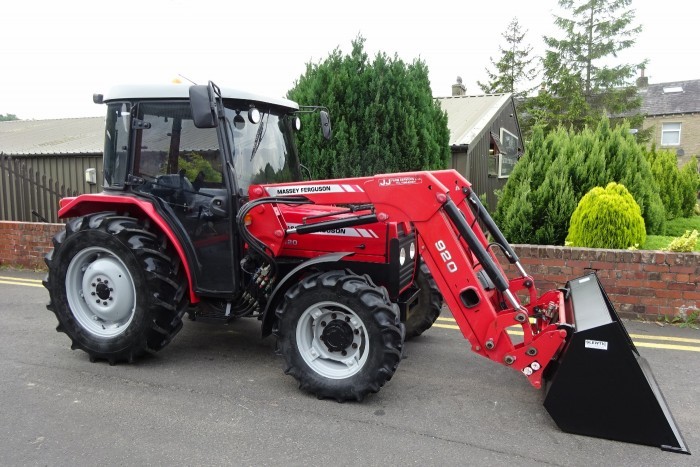 Massey Ferguson 420  -  2007 — zdjęcie 4