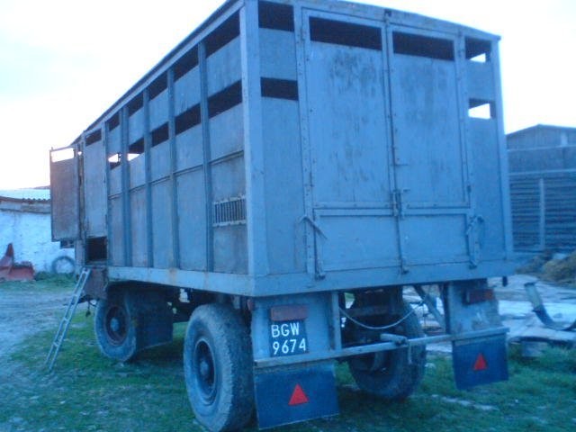 Przyczepa rolnicza do przewozu zwierząt d-83 lup s — zdjęcie 3