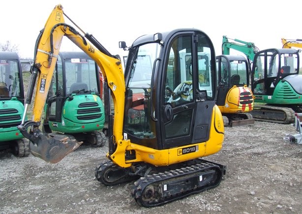 Minikoparka gąsienicowa JCB 8018 z roku 2010 — zdjęcie 1