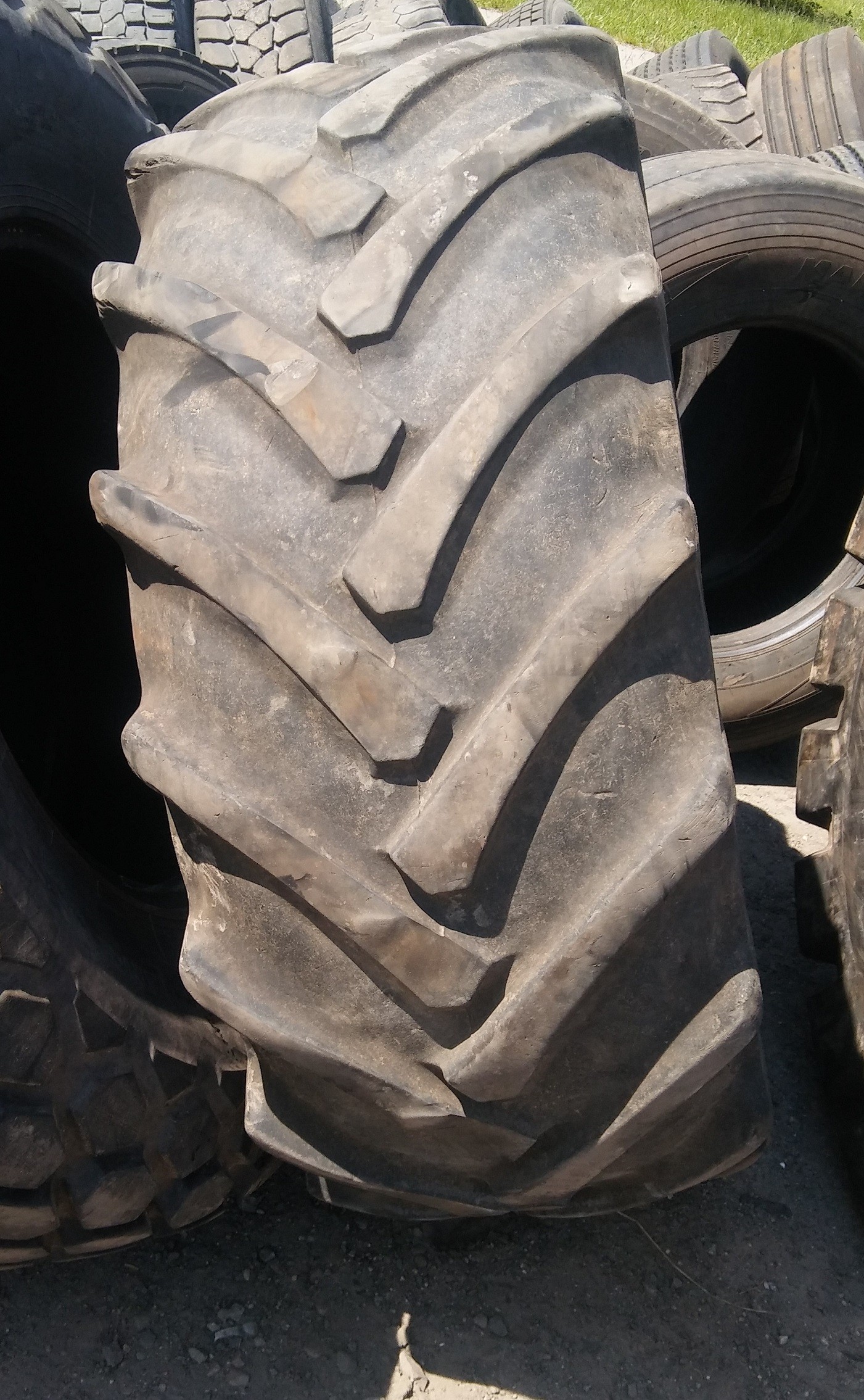 (G1248) Opona 500/70 R24 Continental