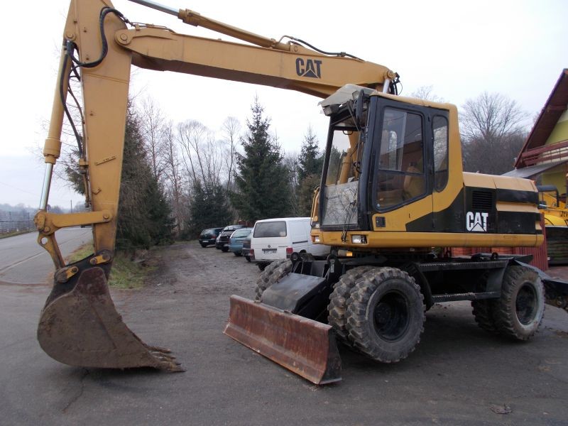 Koparka kołowa Cat M315 — zdjęcie 1