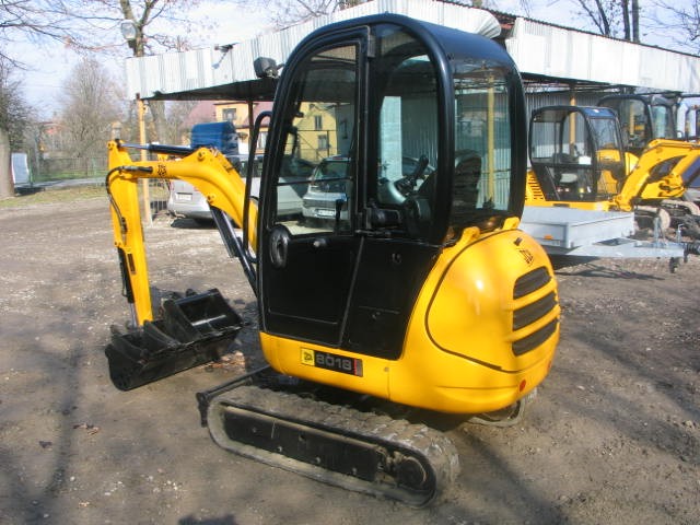 Minikoparka JCB 8018 - 2010 rok - niski przebieg — zdjęcie 2