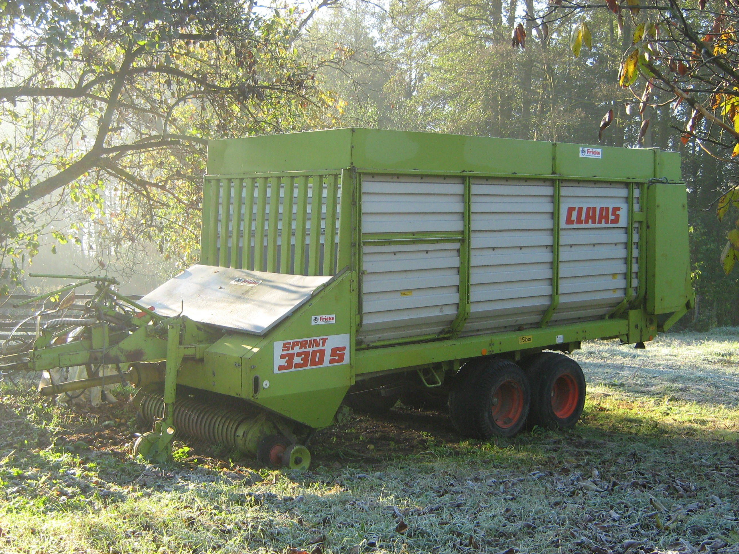 sprzedam przyczepę samozbierającą claas