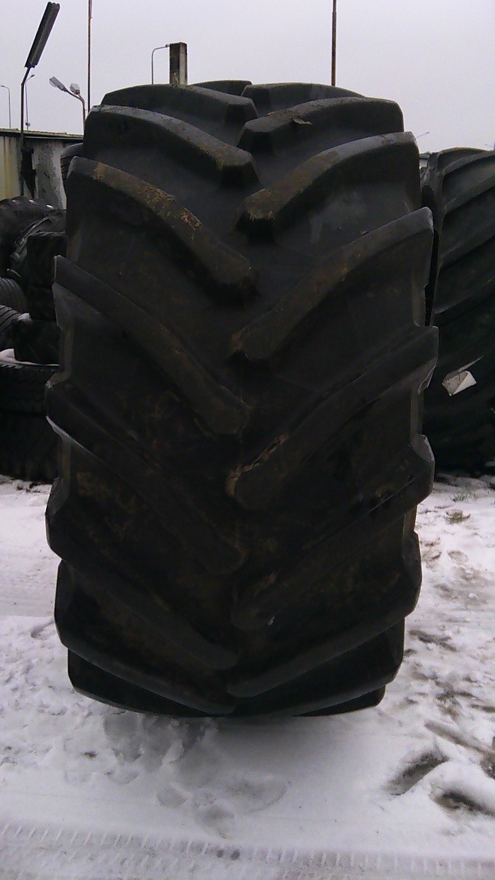 (G940) Opona 900/60 R32 Trelleborg TM2000 — zdjęcie 1