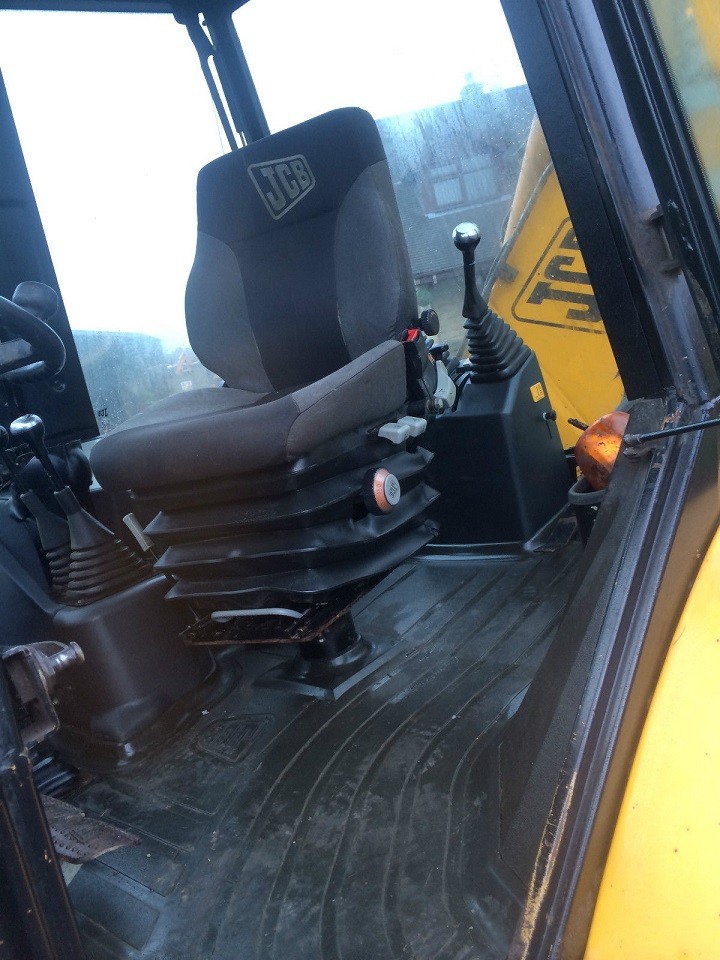 JCB 2CX + kabina ogrzewana — zdjęcie 2