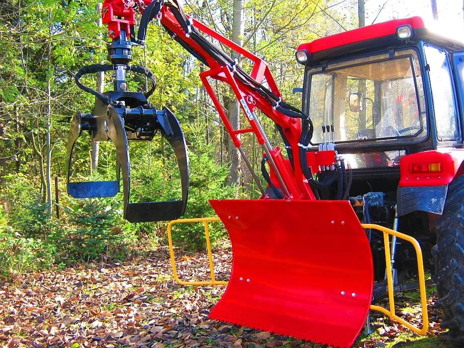 CHWYTAK ZRYWKOWO-ZAŁADOWCZY DO DREWNA DO CIĄGNIKóW min.18 hp — zdjęcie 3