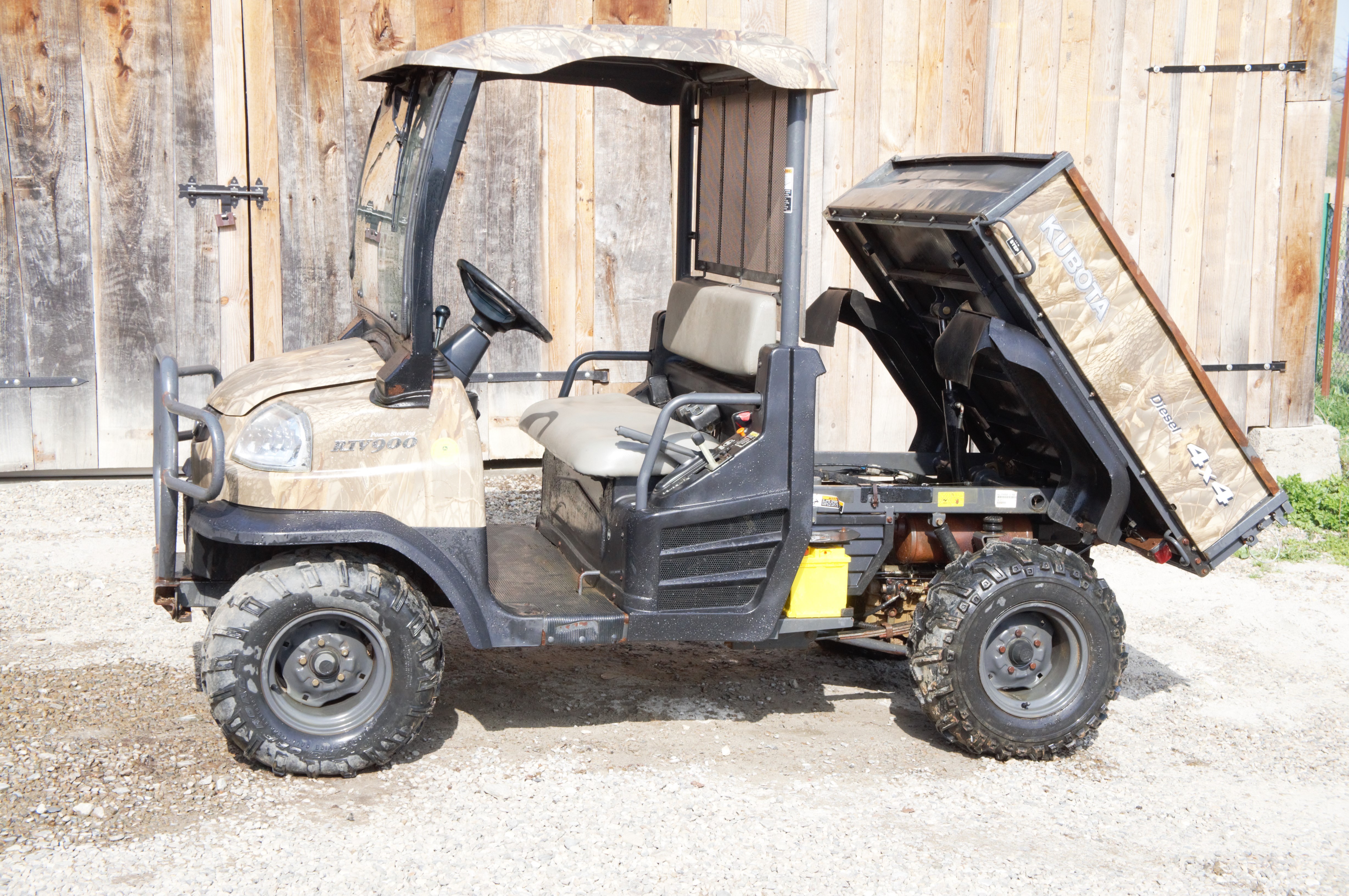 KUBOTA transporter RTV 4WD Diesel (2008) barwa maskujaca — zdjęcie 2