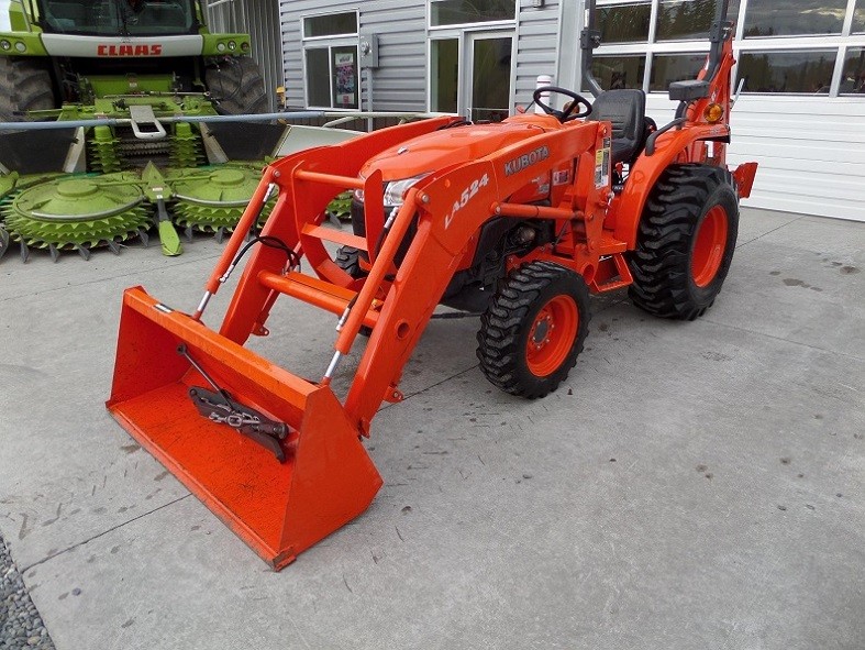 Kubota L3200  ciągniki — zdjęcie 1