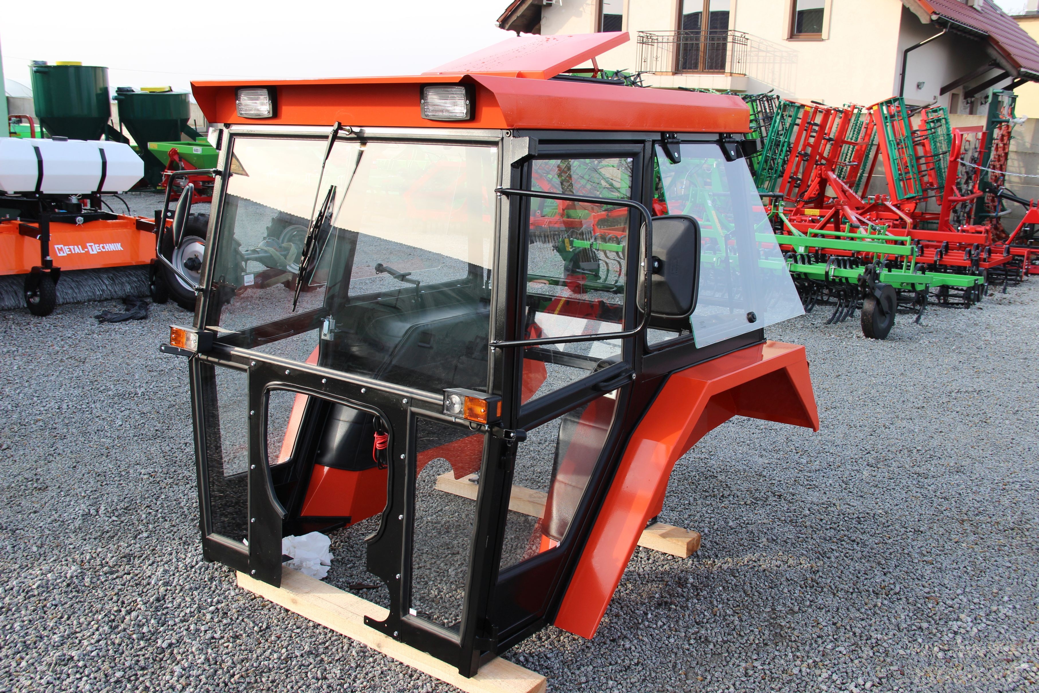 Kabina ciągnikowa C360 D-Lux Ursus C-360 kabiny do ciągnika — zdjęcie 2