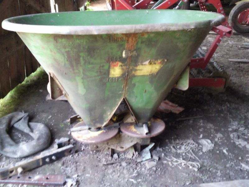 Rozsiewacz Amazone ZAF 400 l — zdjęcie 4