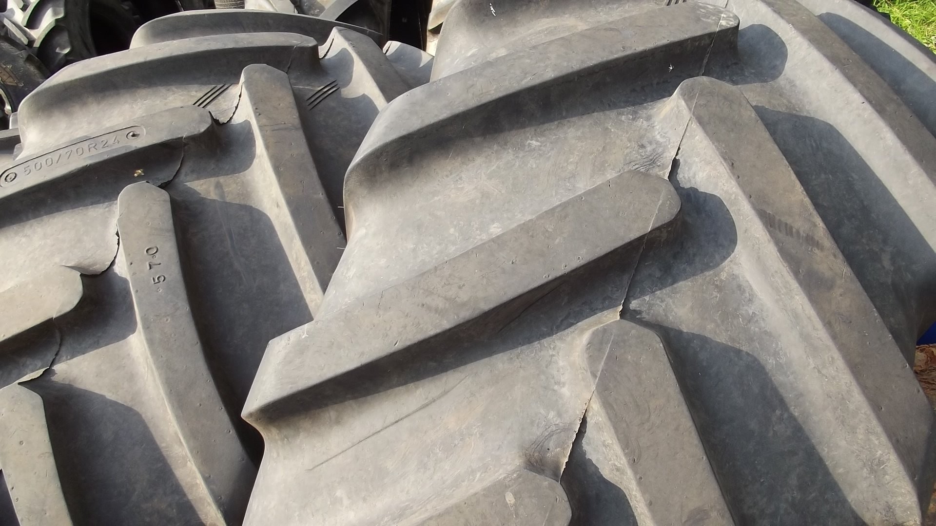 opony 500/70R24 — zdjęcie 1
