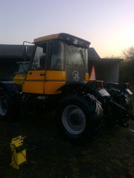 CIĄGNIK FASTRAC JCB 145 T — zdjęcie 6