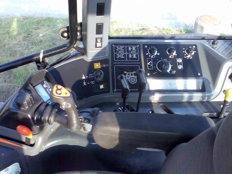 New Holland TM 165 — zdjęcie 2