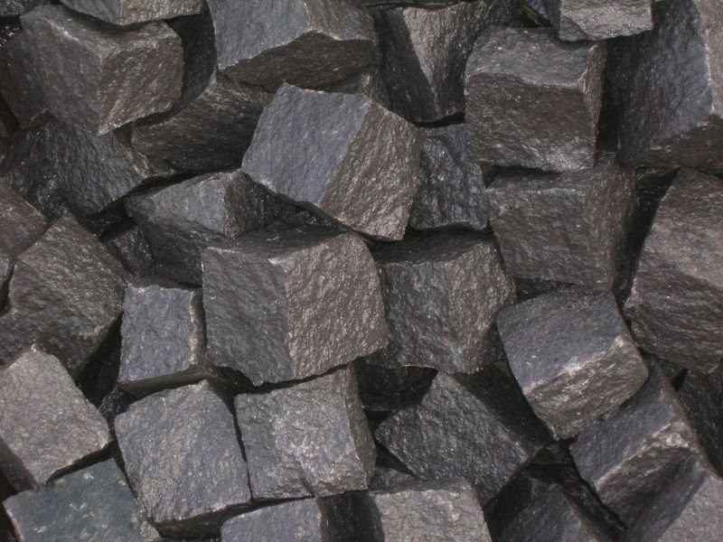 Kostka granitowa czarna i czerwona — zdjęcie 2