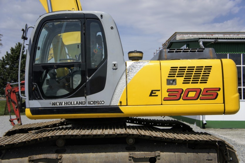 Koparka gąsienicowa NEW HOLLAND Kobelco E305, 2007r, 152 000 zł + VAT, — zdjęcie 6