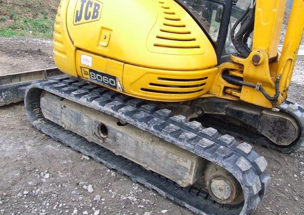 minikoparka 6 ton JCB 8060 z roku 2004 — zdjęcie 3