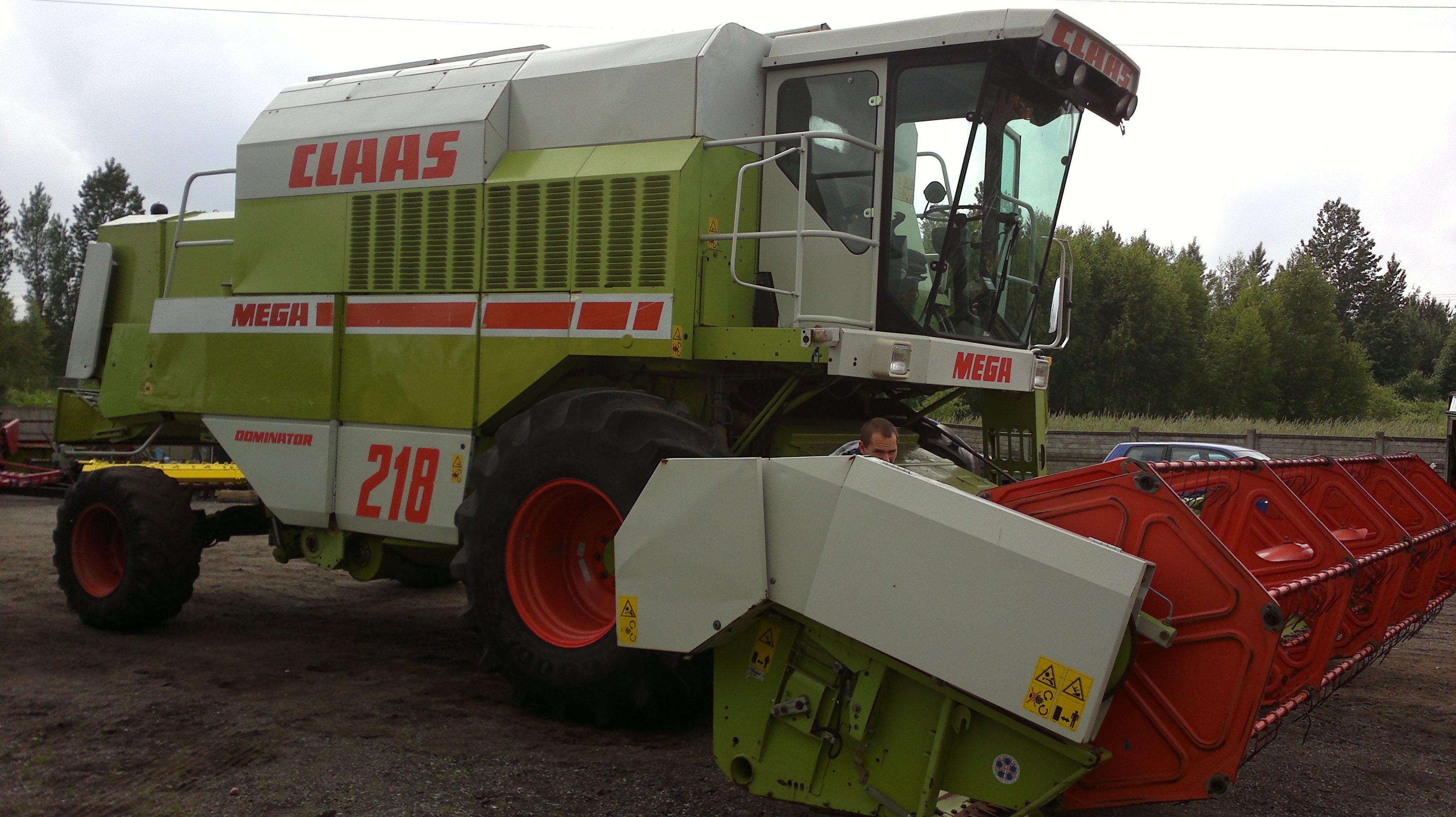 Kombajn CLAAS MEGA 218 4x4 — zdjęcie 2