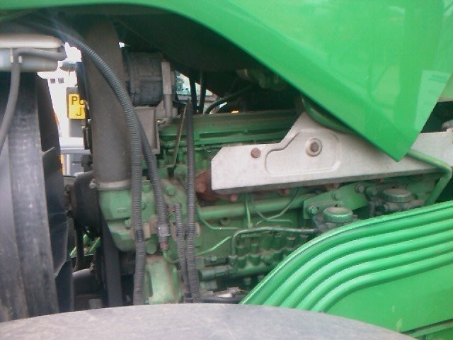 JOHN DEERE 6820  2004 ROK — zdjęcie 4