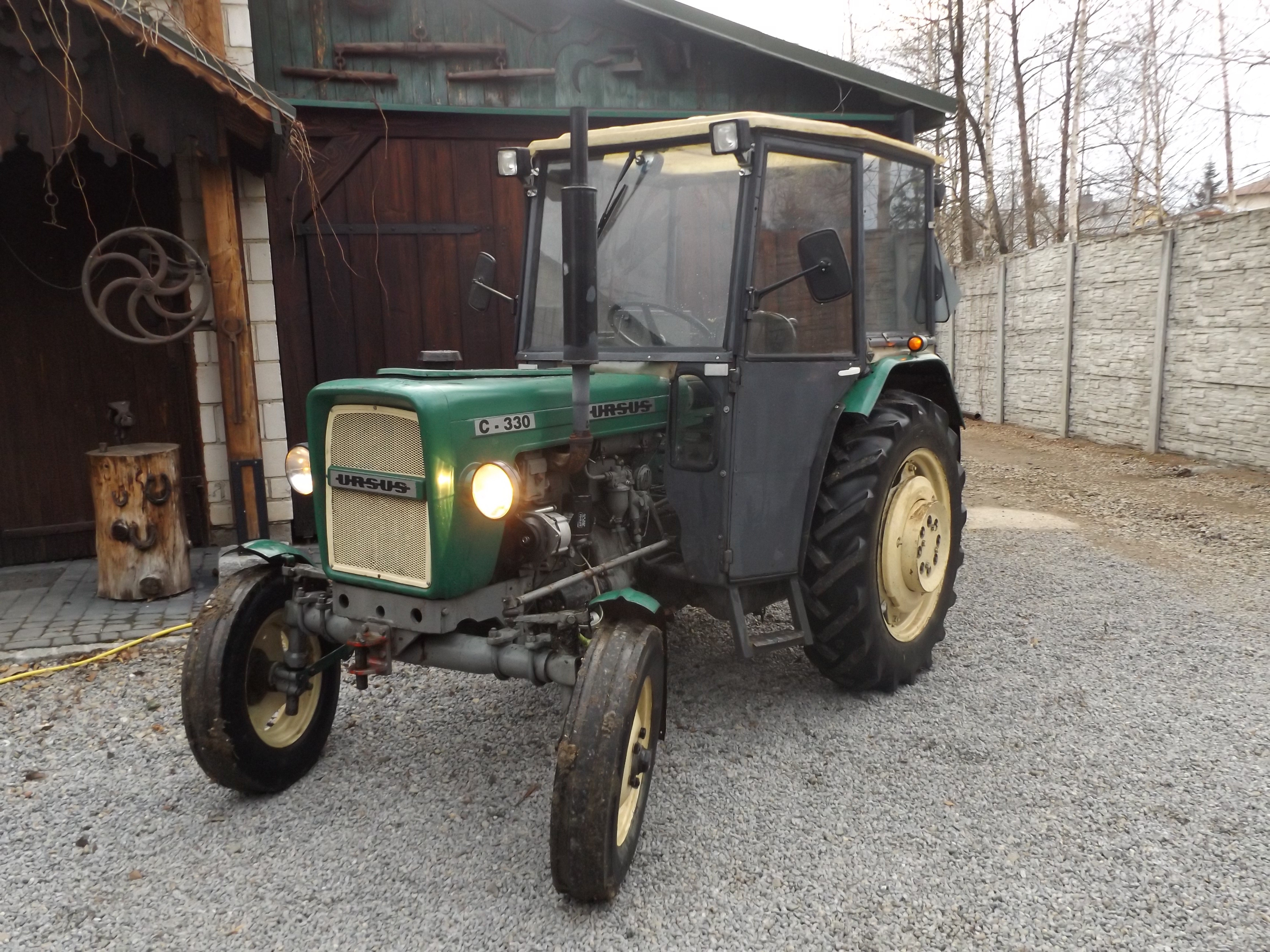 ciągnik ursus C-330 — zdjęcie 1