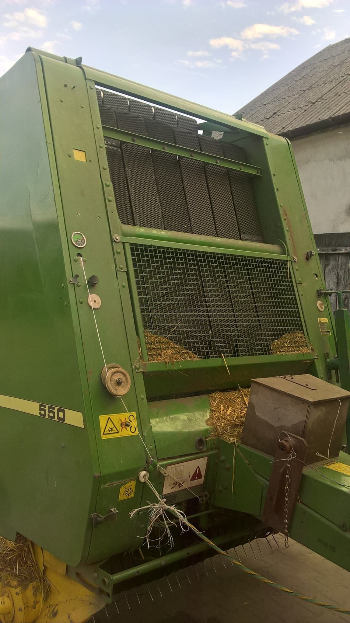 Prasa John Deere 550 — zdjęcie 2