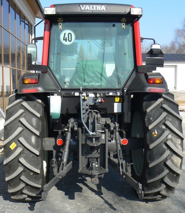 Nowy ciągnik rolniczy Valtra A83 + ładowacz Q36 — zdjęcie 4