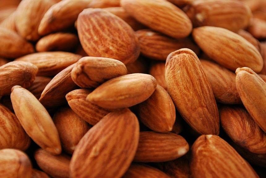 Raw Natural Almond Nuts — zdjęcie 2