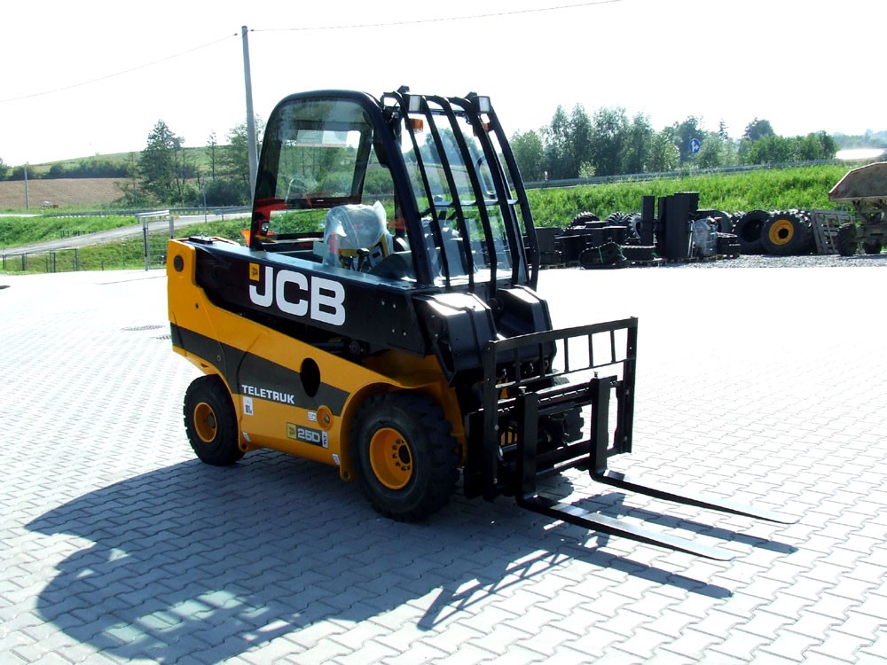 Wózek widłowy Teleskopowy JCB TELETRUK TLT 25D — zdjęcie 1