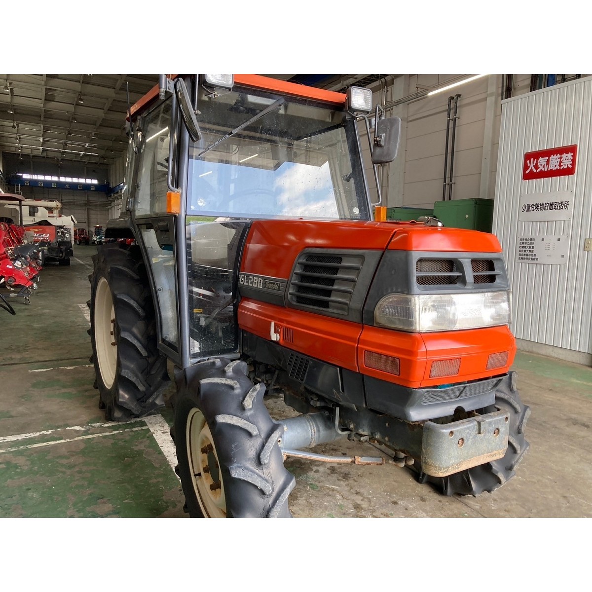 Traktor Kubota GL280 | 4x4 | Mocny, kompaktowy, sprawdzony  — zdjęcie 2