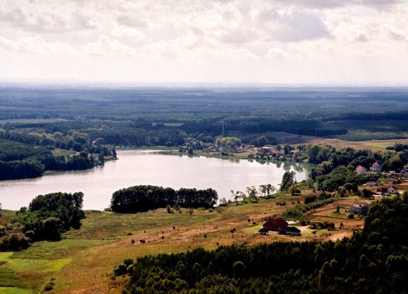DZIAŁKI NAD JEZIOREM — zdjęcie 4