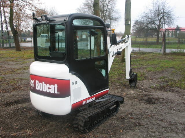 Mini koparka Bobcat E14 z 2012 roku - sprzedam — zdjęcie 5