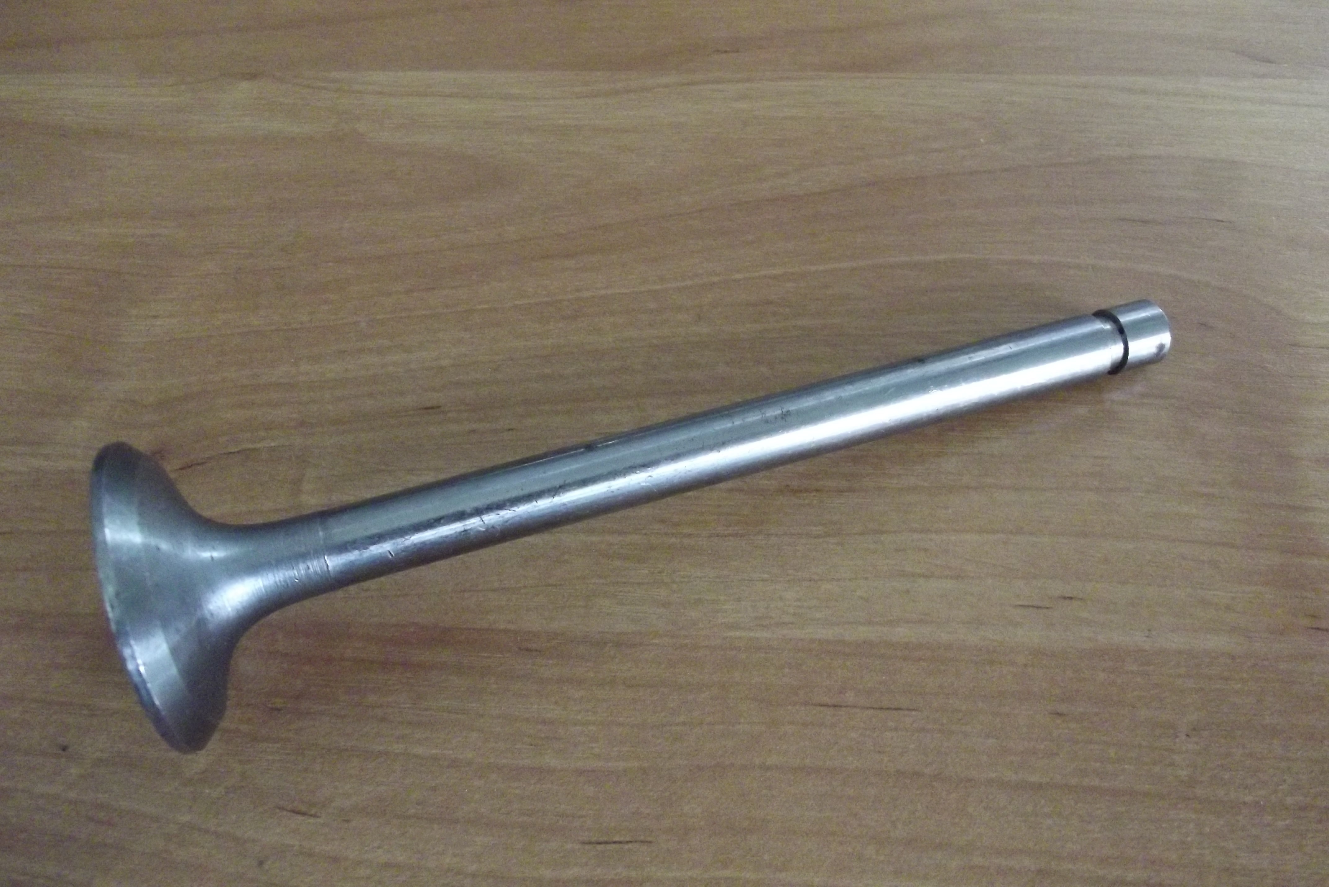 Zawór ssący, wydechowy T 130 ORYGINAŁ — zdjęcie 1