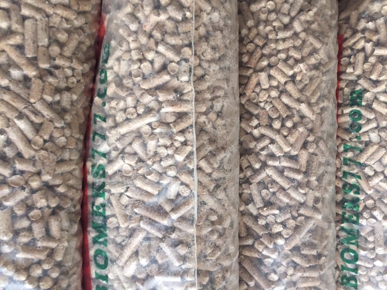 Pellet drzewny 6 mm sosna 100% worki 15 kg.  Dostawa.  — zdjęcie 2
