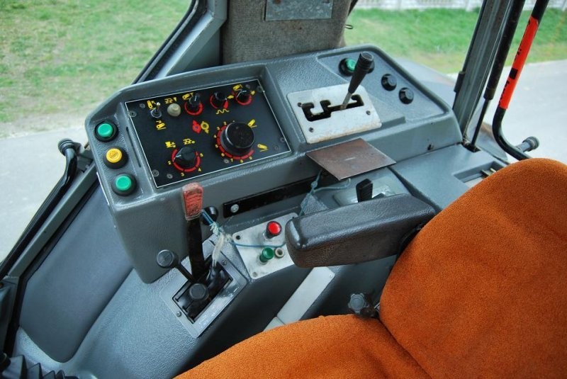 Massey Ferguson 3085 przedni tuz wom — zdjęcie 3
