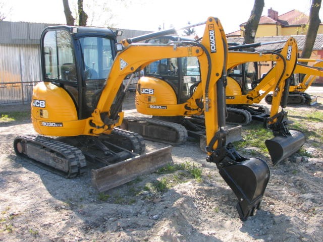 JCB 8030 ZTS - 2010 rok — zdjęcie 2