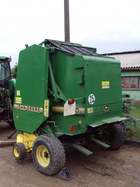 Prasa JOHN DEERE 580 — zdjęcie 2