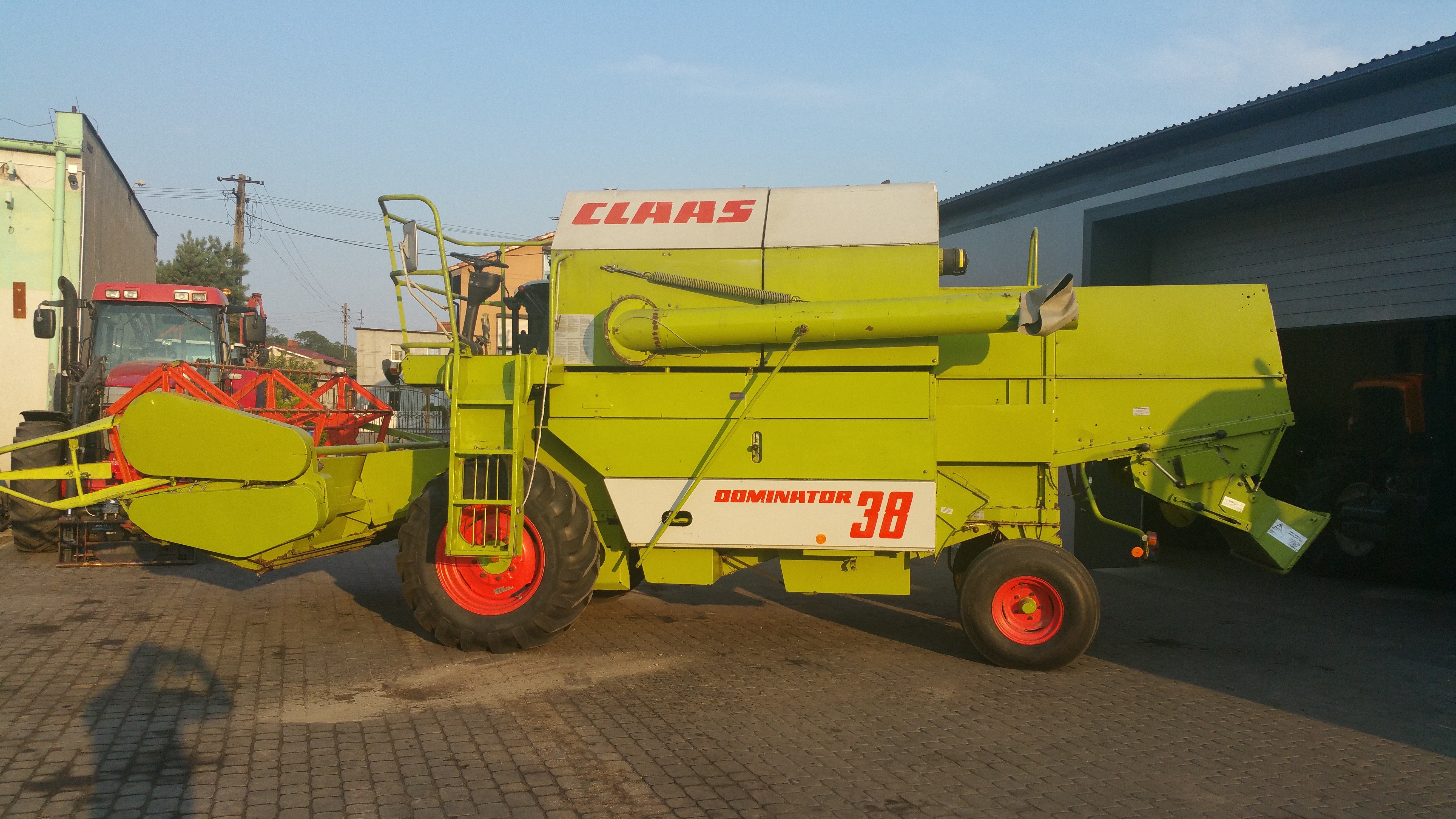 Claas Dominator 38 Kombajn zbożowy — zdjęcie 1