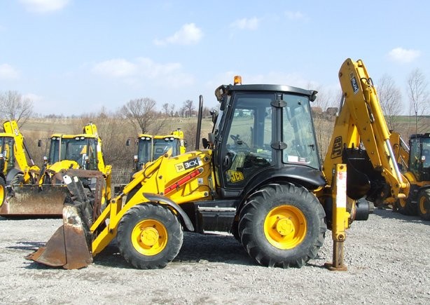 JCB 3CX Contractor z roku 2007 /100KM/
