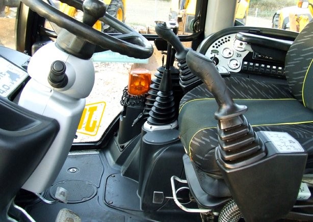 koparko ładowarka JCB 3CX Contractor z roku 2008 — zdjęcie 3