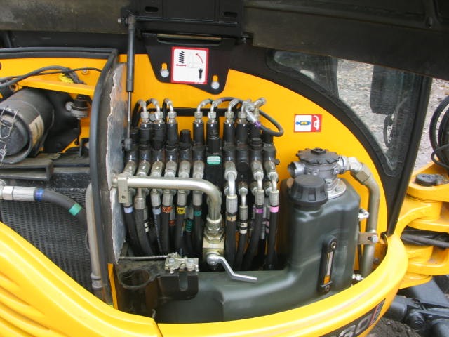 JCB 8030 ZTS 2009  rok - sprzedaż minikoparek Kraków — zdjęcie 3