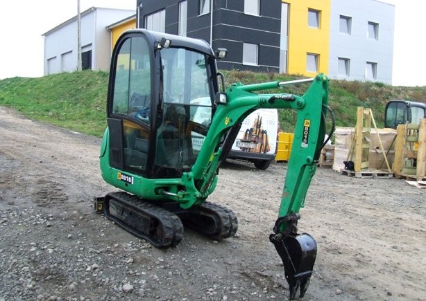 Minikoparka gąsienicowa JCB 8016 z roku 2007; — zdjęcie 4