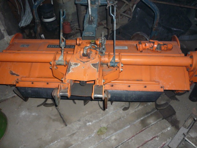 Kubota b1402 w komplecie z glebogryzarką, pługiem do śniegu — zdjęcie 6