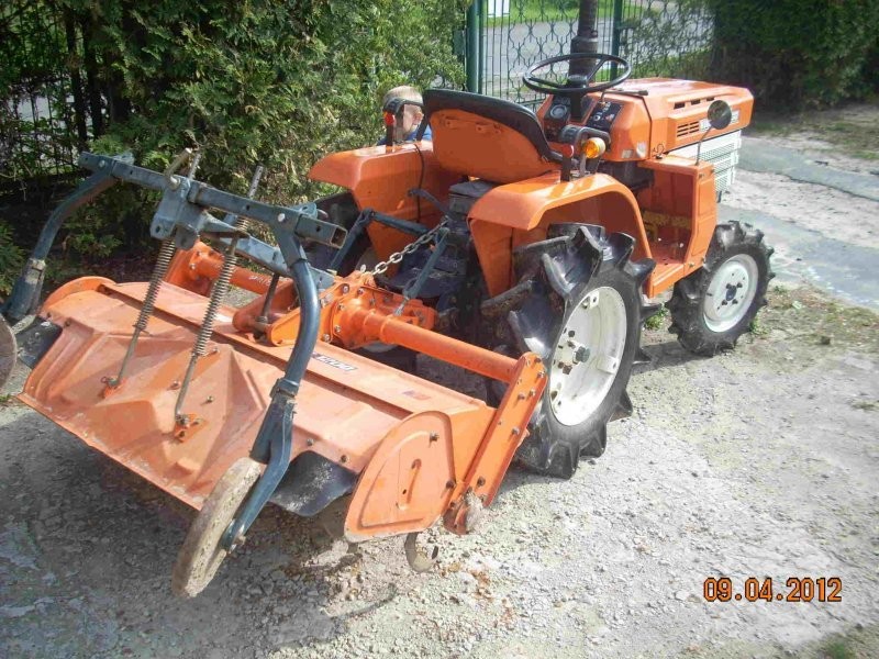 MINI CIĄGNIK KUBOTA B1400 4x4, NIE YANMAR,ISEKI — zdjęcie 4