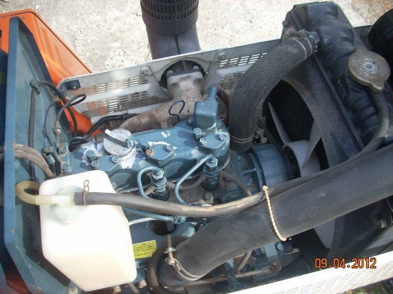 MINI CIĄGNIK KUBOTA B1400 4x4, NIE YANMAR,ISEKI — zdjęcie 3